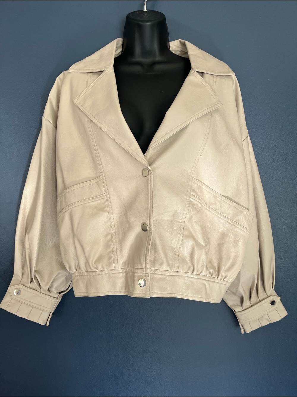 Preowned Artlove Cream Faux-Leather Button-Front Women's Jacket size 36